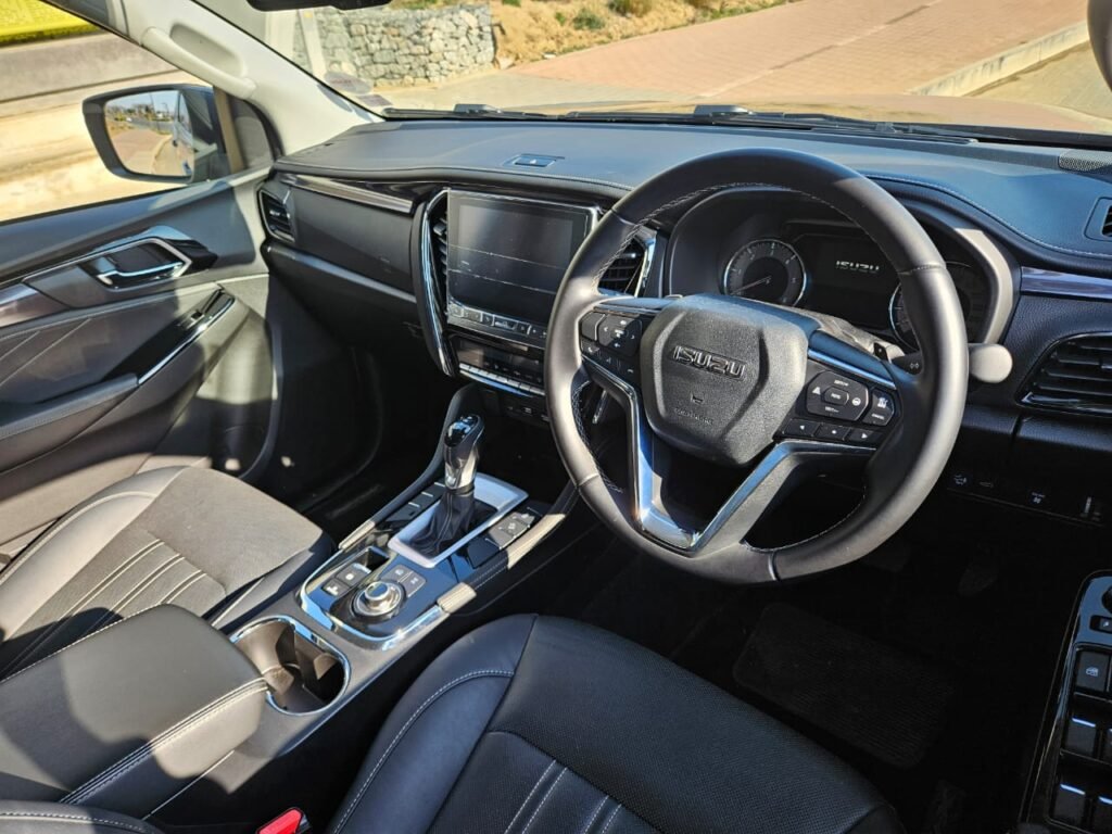 Inside the Isuzu MU-X Onyx 2025