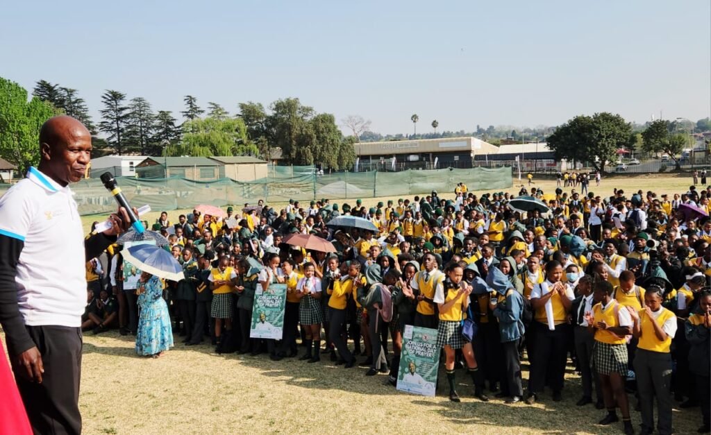 World Changes Candidate founder Lucas Mahlakgane addressing a crowd of learners