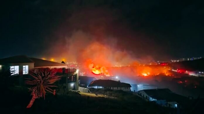 Mossel Bay wildfires burn near homes as emergency crews respond