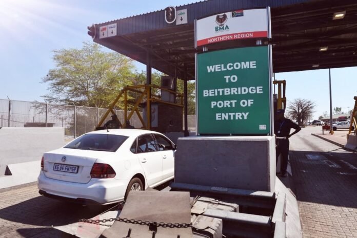 Vehicle entering Beitbridge border post as South Africa introduces stricter SARS rules for foreign-registered vehicles.